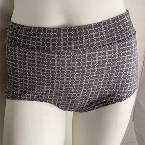 Warner’s high waist full coverage gray panty L